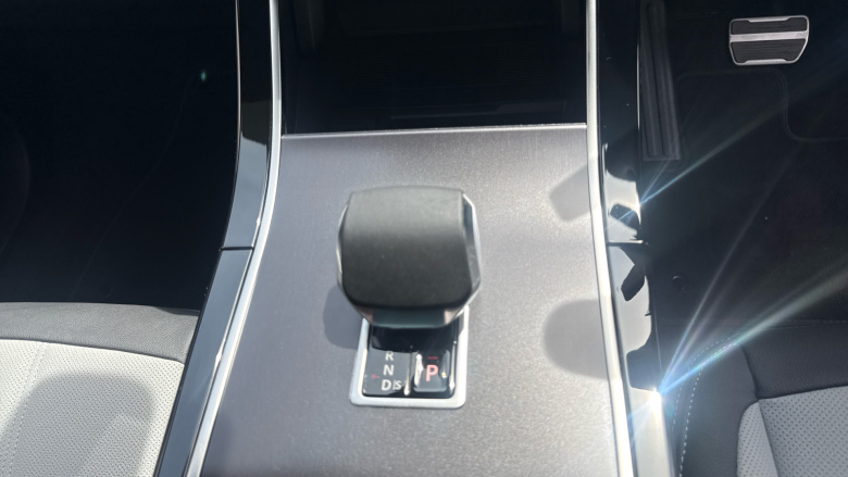 Land Rover Range Rover Evoque 1.5 P270e Hoxton Edition 5dr Auto Hatchback